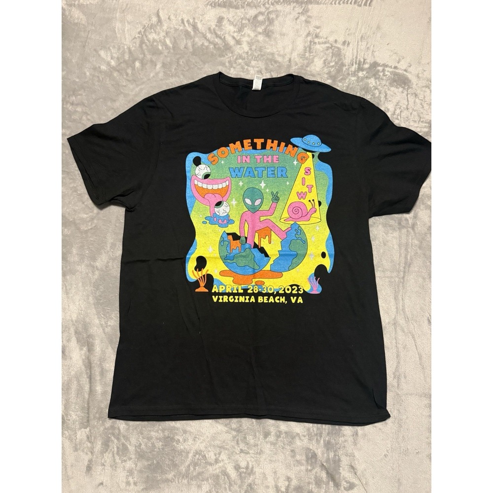 Fruit of the Loom Something in the Water Festival Men XL Black Graphic T-Shirt